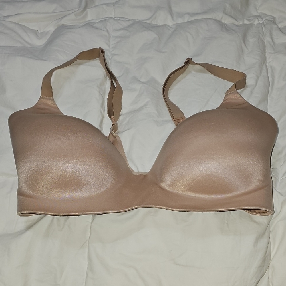 Victoria's Secret Perfect Coverage Nude Bra. Sz 34DDD! No Wire. Great Condition